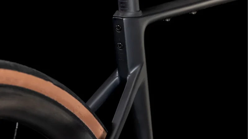 Cube Attain C:62 SLT carbon´n´rainbow (2025) – Image 4